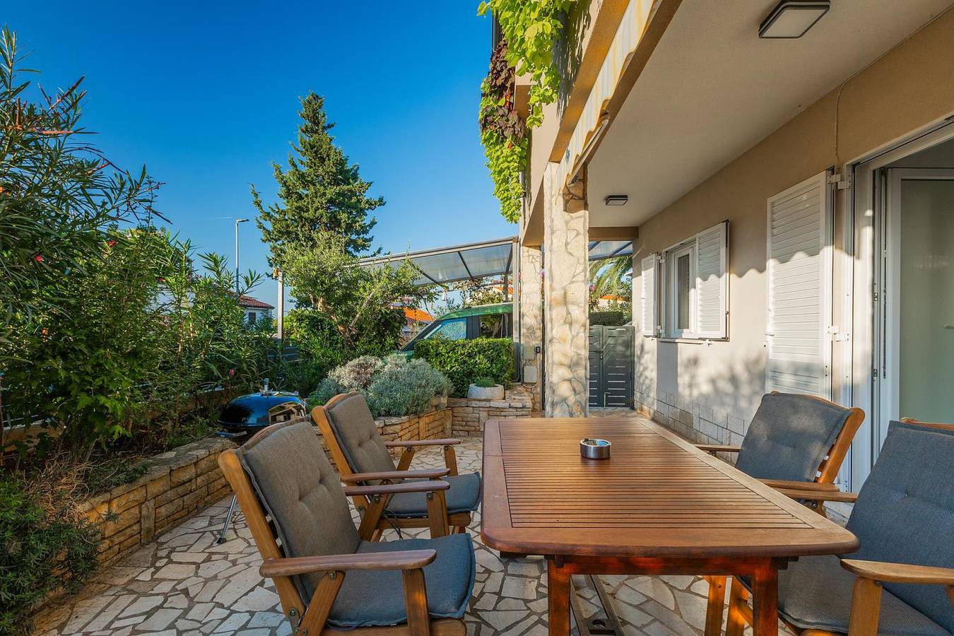 Appartement entier, 100 Meter zum Kieselstrand mit Klima, Grill in Banjole, Côte Sud d'Istrie