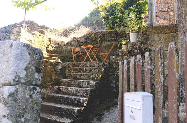 Gîte pour 5 personnes, avec terrasse, animaux acceptés à Oliveira de Frades - 2