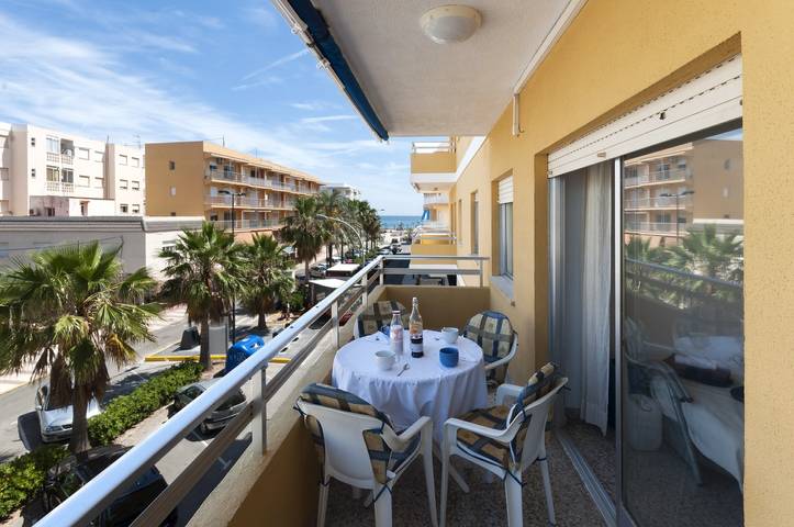 Apartamento para 4 personas, con balcón en Daimuz