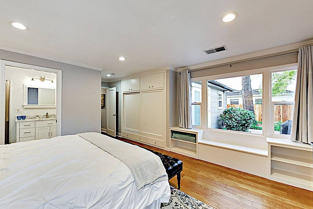 Quiet & Charming Wine Country Home w/ Stylish Updates & Large Backyard in Santa Rosa, California North Coast