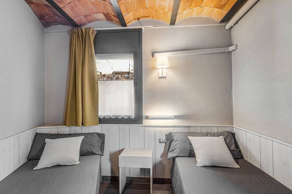 Apartamento entero, Apartamento 'Moixeró' con vistas a la montaña, Wi-Fi y aire acondicionado in Bagá, Pirineo Catalan