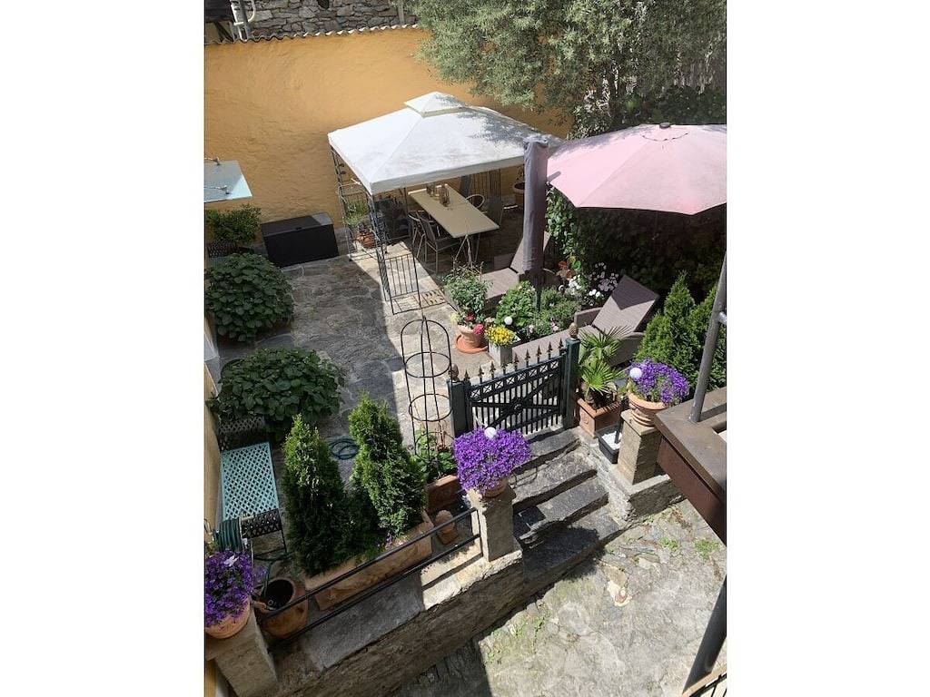 Ferienrustico „Auf Burg“ in Brione sopra Minusio, Tessiner Alpen