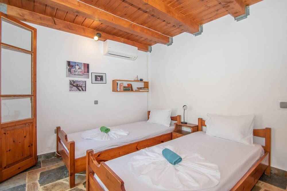 Villa Dora - Directly by the sea in Tragaki, Zakynthos