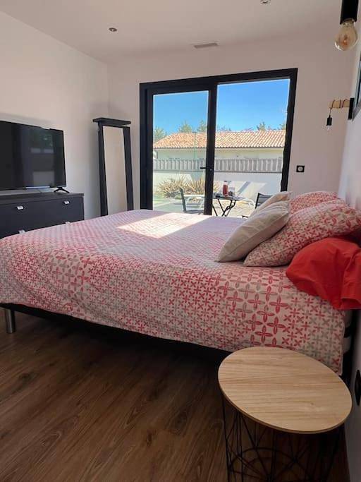 Location de vacances pour 9 personnes, avec jardin ainsi que piscine et terrasse, animaux acceptés à Marcheprime - 3