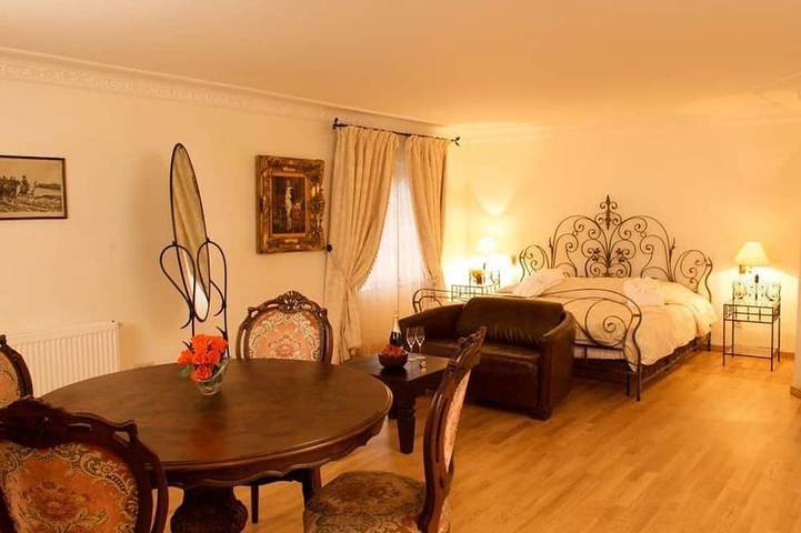 Ferienhaus für 2 Personen, mit Sauna und Pool sowie Garten, mit Haustier