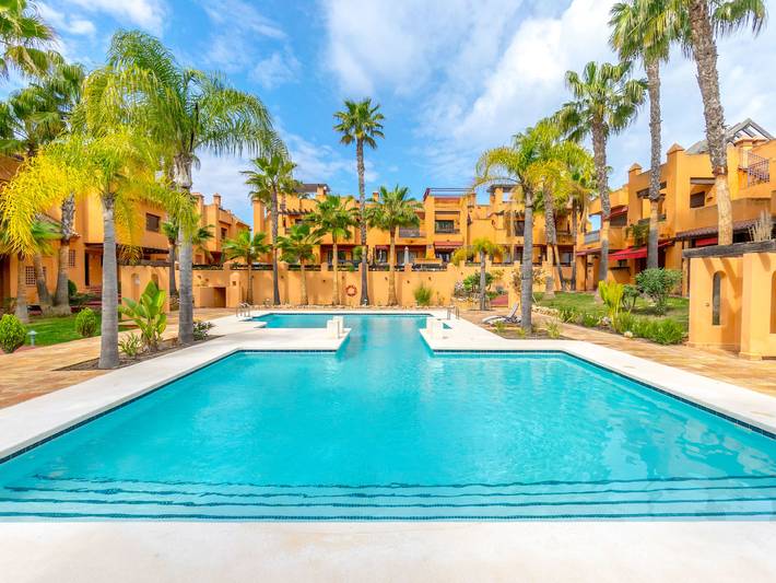 Apartamento para 4 personas, con balcón y jardín en San Miguel de Salinas