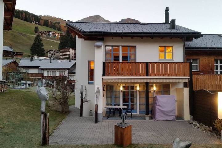 Ferienhaus für 7 Personen, mit Sauna und Whirlpool sowie Garten in Davos
