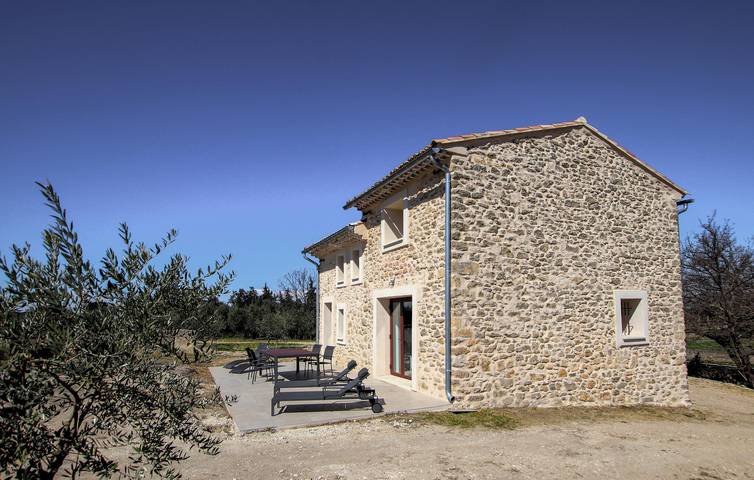 Location de vacances pour 6 personnes, avec terrasse et jardin à Mazan - 3