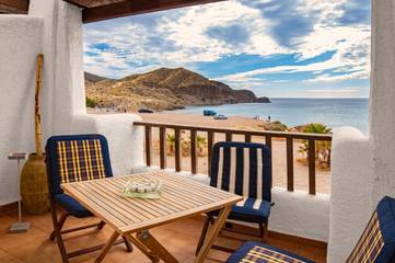 Gîte pour 4 personnes, avec terrasse et vue dans La Isleta del Moro