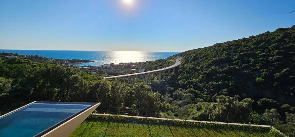 Villa für 7 Personen, mit Balkon und Terrasse sowie Garten und Pool in Montenegro - 2