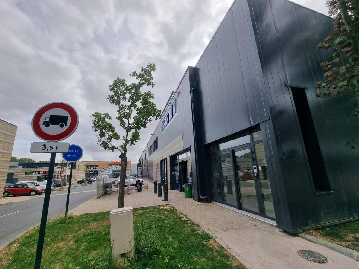 Appartement entier, One-Bedroom Apartment in Val-de-Reuil, Région de Les Andelys