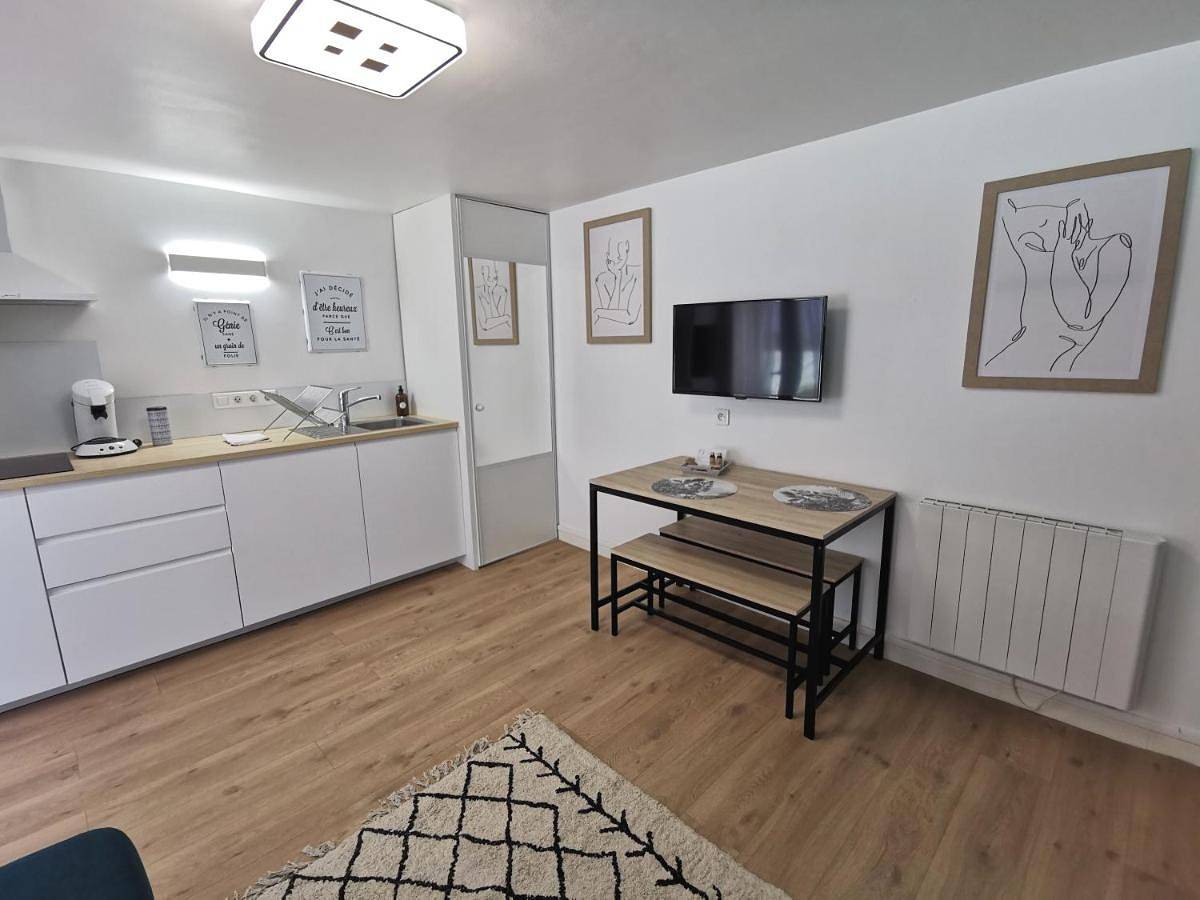 Appartement entier, One-Bedroom Apartment in Bouguenais, Région de Nantes