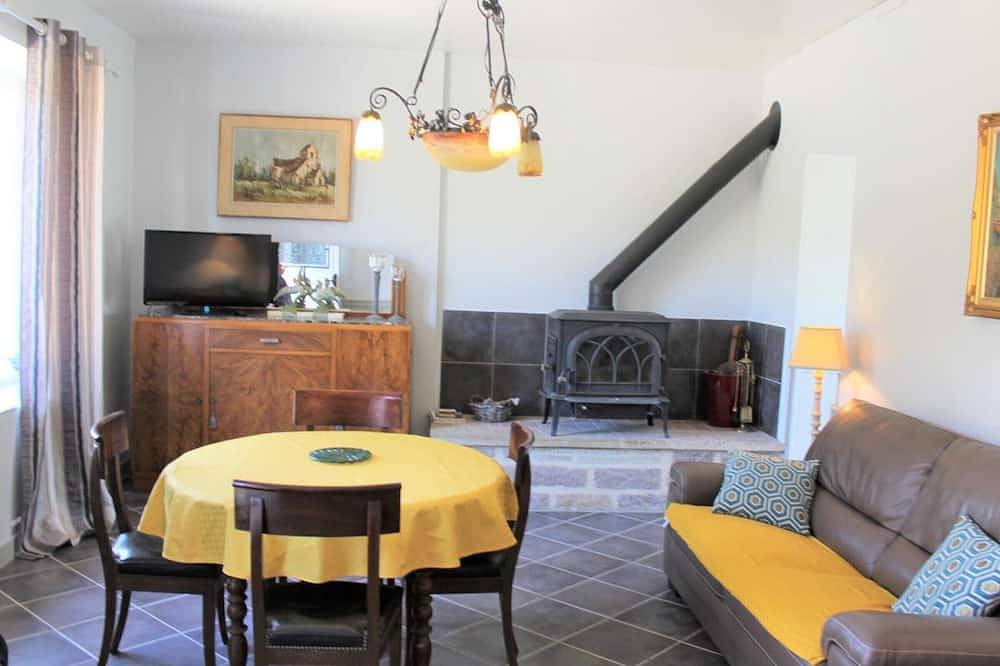 Maison mitoyenne charme Xixe avec jardin en Dordogne in Pazayac, Périgord Noir