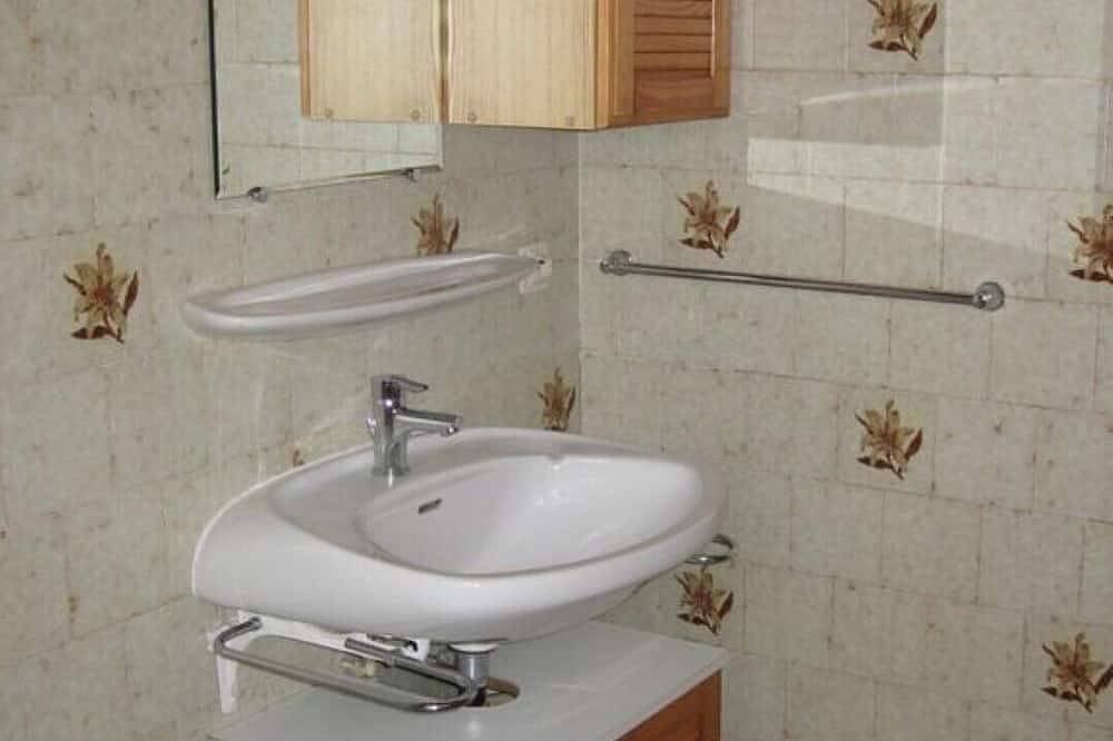 Studio in chalet, beautiful view, quiet, Col des Aravis - 2 Pers in La Giettaz, Albertville region