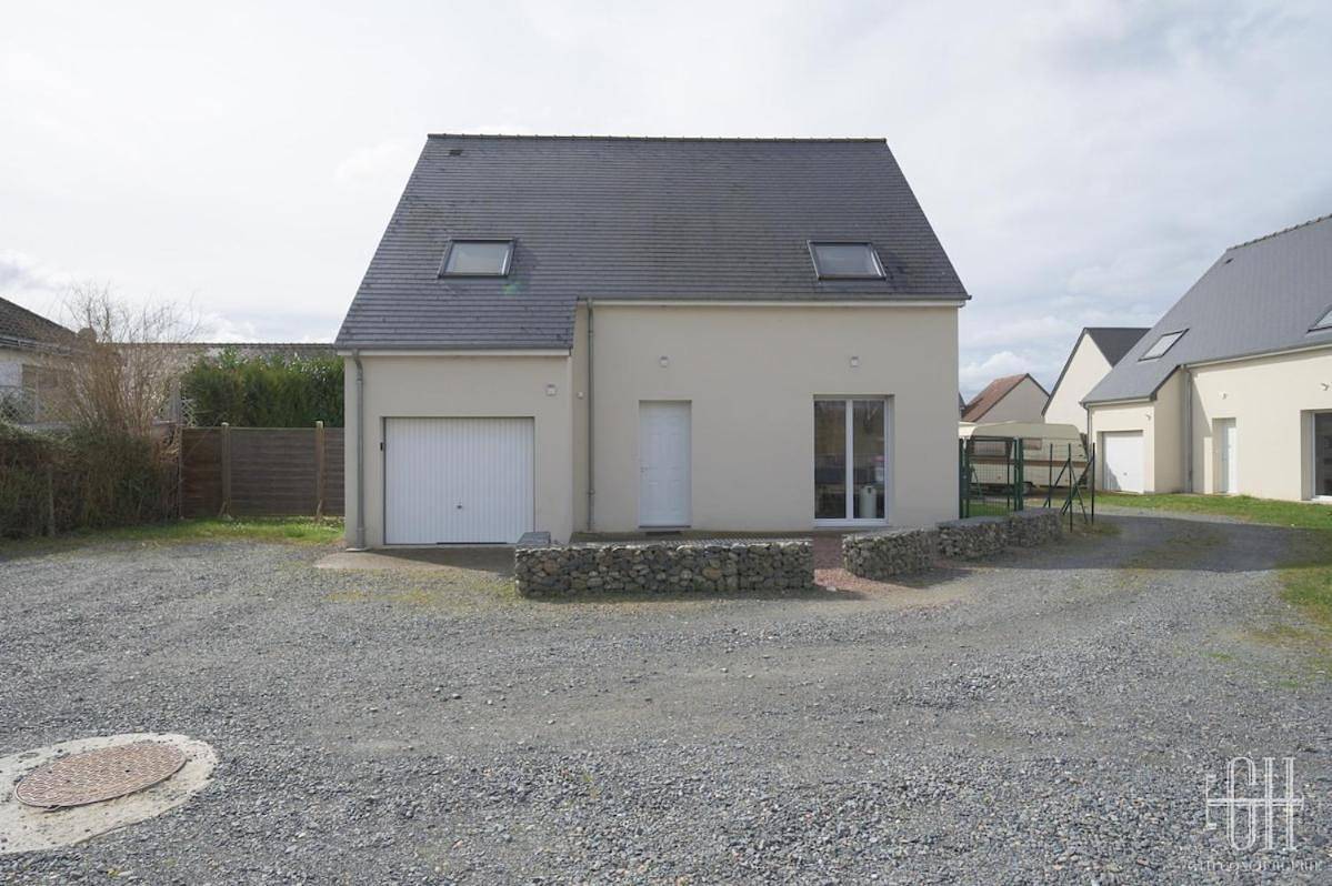 Maison familiale 4 chambres avec jardin et parking in Esvres, Région de Tours