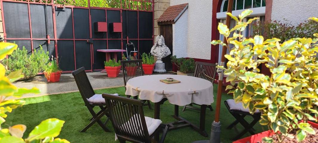 Gîte pour 4 personnes, avec Terrasse et Vue dans Saint-Bueil