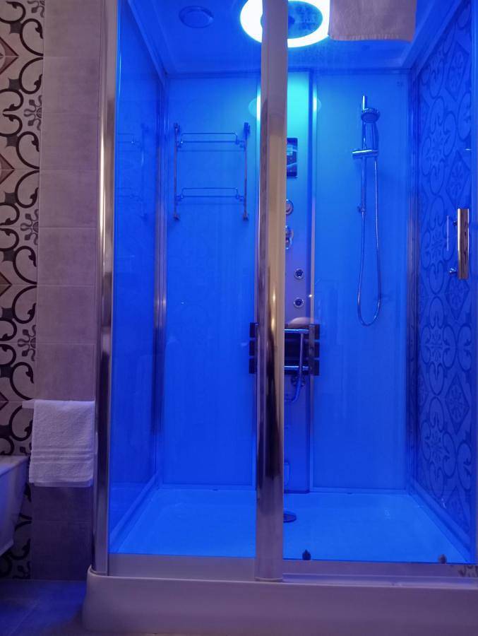 Double or Twin Room with Private Bathroom in Faenza, Provincia di Ravenna