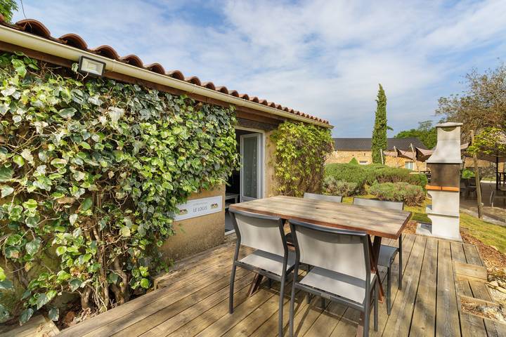 Location de vacances pour 4 personnes, avec jardin à Jayac