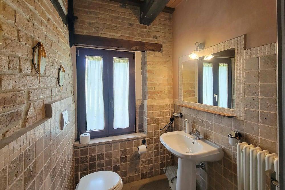 Cozy home in Sarnano with Wifi in Sarnano, Nationalpark Monti Sibillini