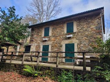 Maison de campagne pour 5 personnes, avec vue ainsi que terrasse et jardin, animaux acceptés dans Águeda