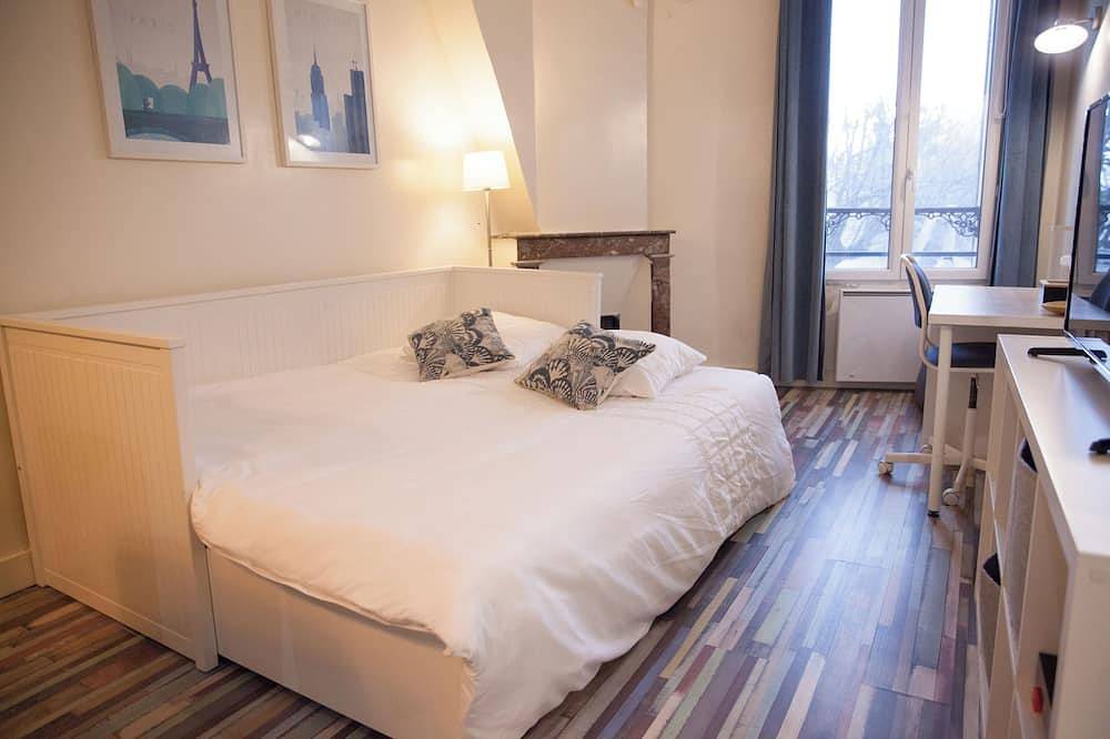 Entire apartment, Joli Studio Place Notre Dame in Pontoise, Val-d'Oise