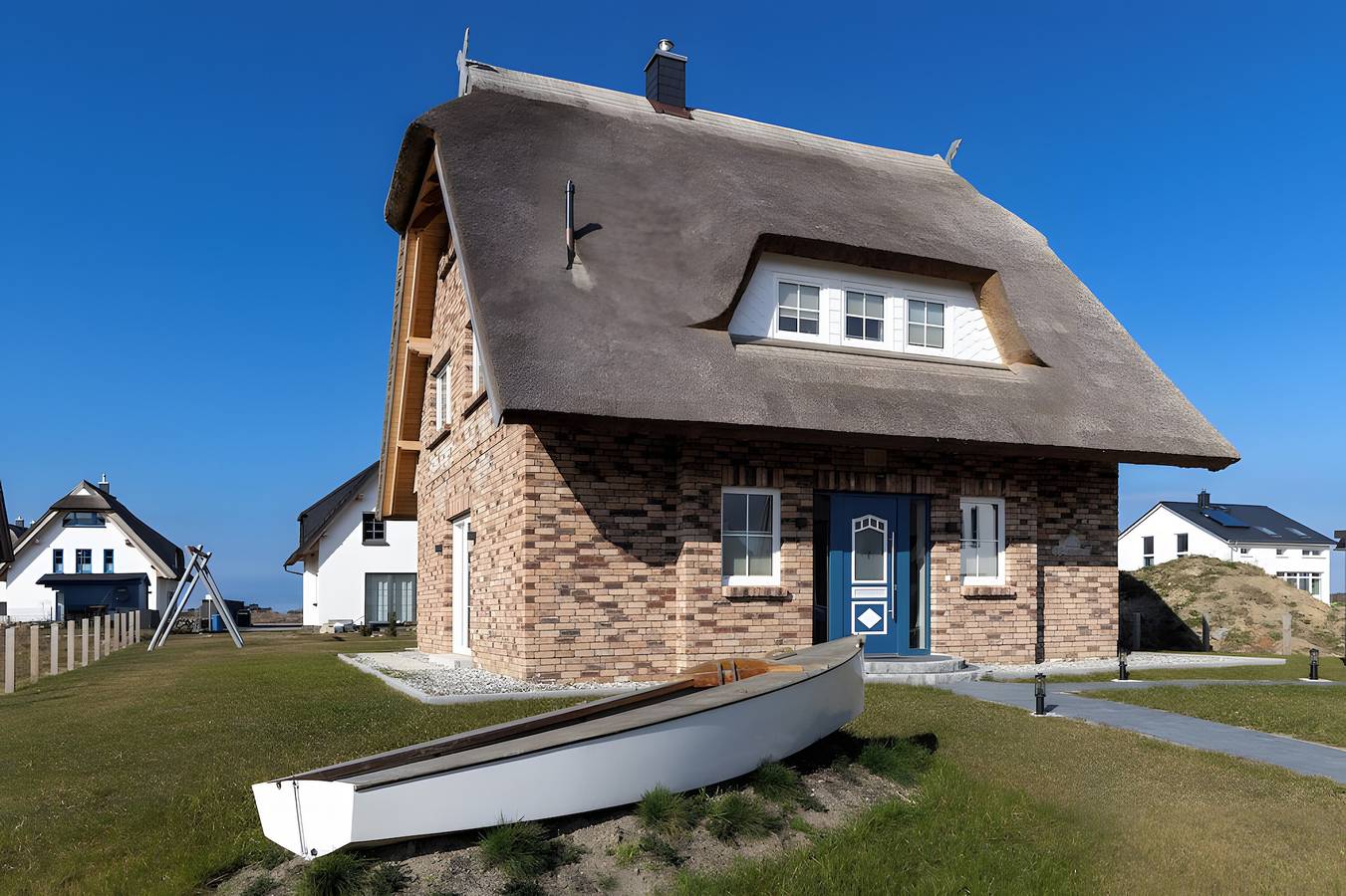 \"reethaus nordlicht\" a top-class vacation home on the baltic sea island of rügen. in Lancken, Dranske