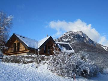 Gîte pour 4 personnes, avec vue sur le lac ainsi que terrasse et jardin à La Thuile (Savoie)