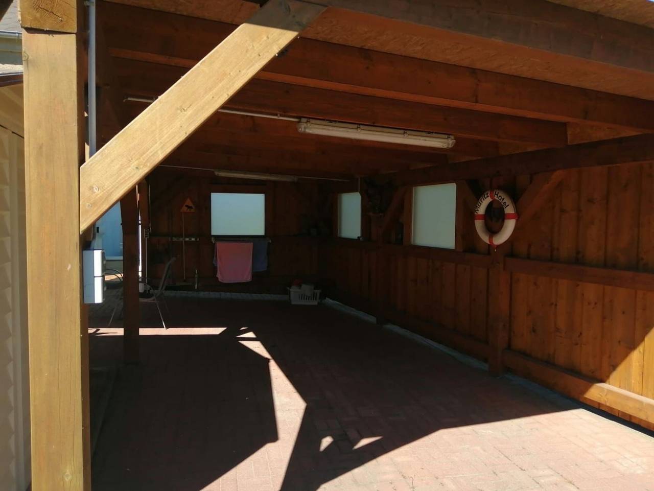 Ganze Wohnung, Ferienwohnung Jelinek ian der Müritz mit privater Terrasse, privatem Garten und Wi-Fi in Waren (Müritz), Müritz