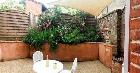 Gîte pour 2 personnes, avec jardin à Beaumont-de-Lomagne