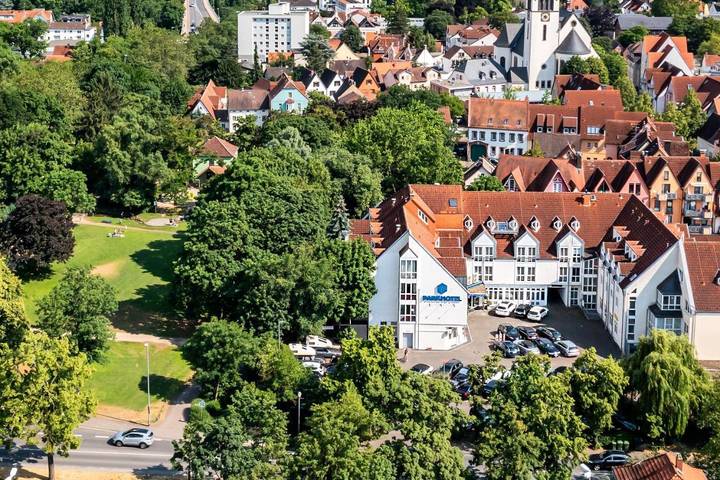 Hotel für 3 Personen, mit Balkon und Terrasse sowie Ausblick in Hattersheim am Main