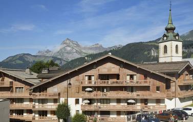Gîte pour 6 personnes, avec piscine ainsi que balcon et sauna, adapté aux familles dans Office de Tourisme de Praz sur Arly