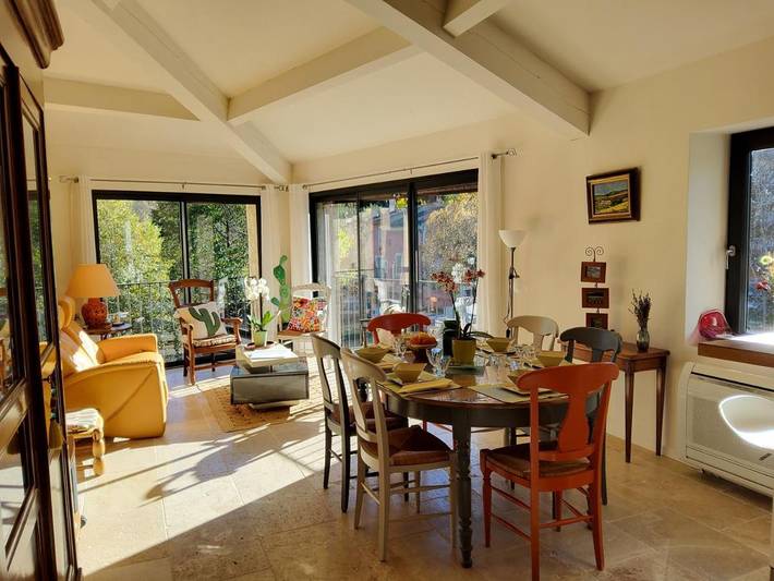 Location de vacances pour 6 personnes, avec Terrasse et Vue à Eygaliers