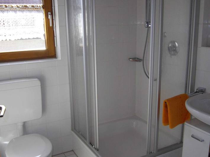 Ganze Ferienwohnung, Ferienwohnung Schlossblick - 3-Raum-Ferienwohnung Schlossblick, Dusche/Wc, 60 qm, 1. Og in Markdorf, Region Bodensee-Oberschwaben