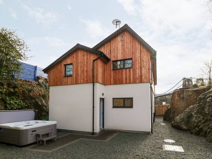 Holiday rental for 8 people, with garden in Menai Bridge