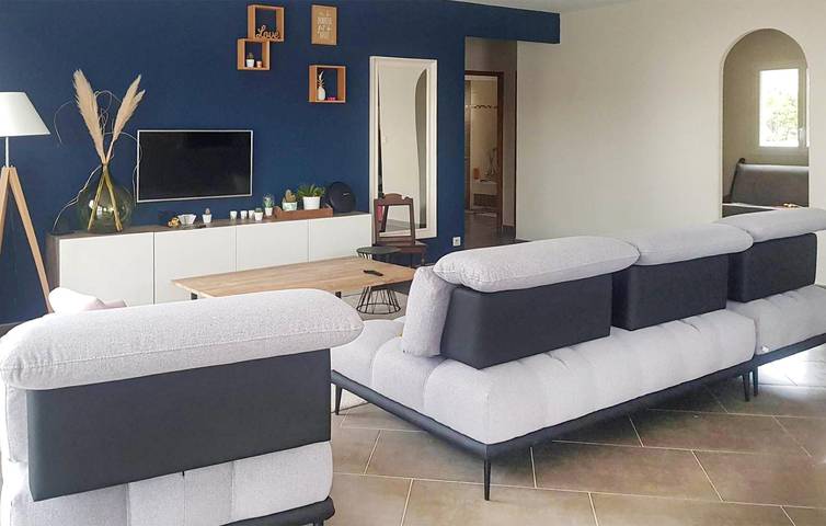 Reizende 135 m² große Ferienwohnung mit Pool und WLAN, in der Nähe von La Courtille Tavel in Tavel, Nimes und Umgebung