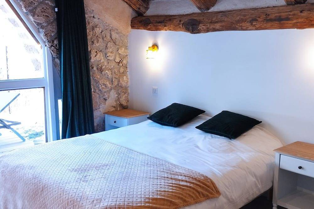 Appartement entier, Domaine de Servières - Gîte le Studio sur site natura 2000 in Le Caylar, Région de Lodève