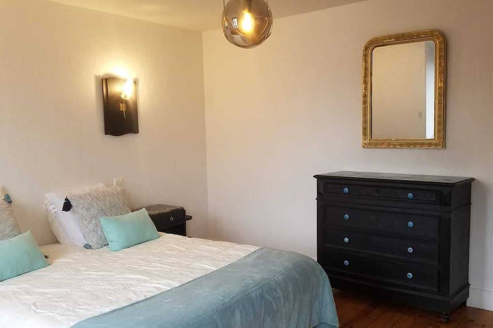 Maison typique de village entièrement rénovée in Coussergues, Palmas-d'Aveyron