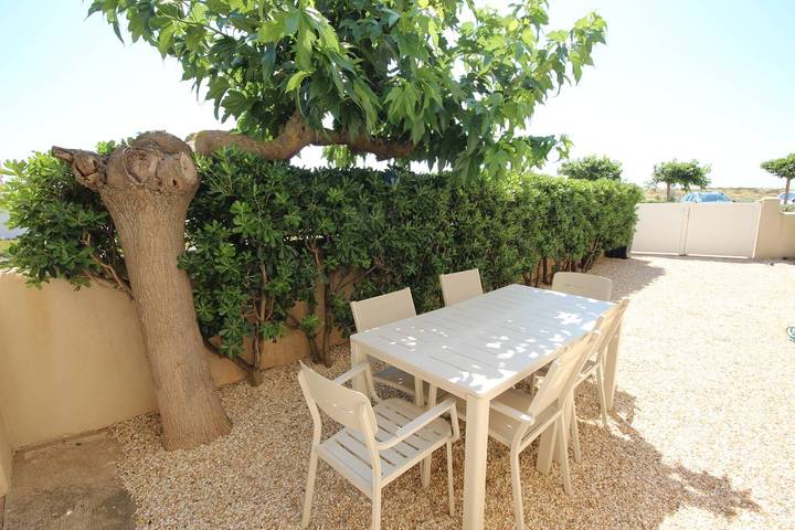 Apartamento vacacional entero, Superb flat with air conditioning for 5 people, south exposed,  Wifi, 20m away from the beach of Portiragnes plage in Portiragnes Plage, Portiragnes