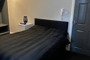 Holiday Rental for 13 People in Huddersfield, West Yorkshire, Photo 3