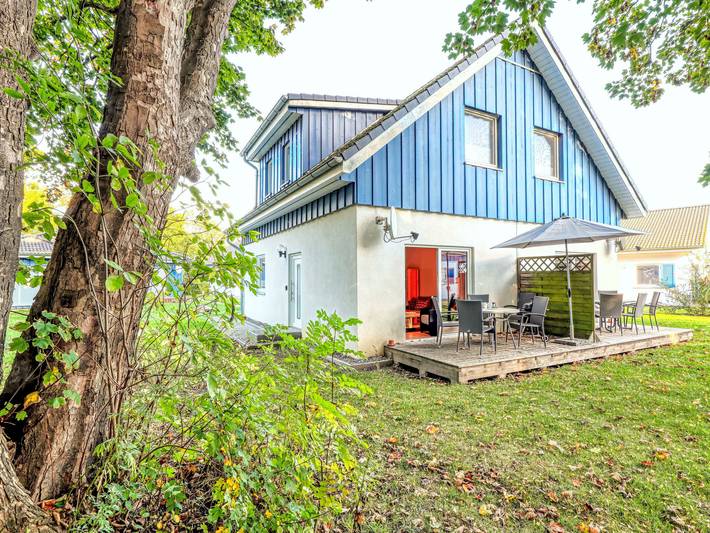 Ferienhaus für 4 Personen, mit Terrasse und Garten sowie Sauna in Altefähr