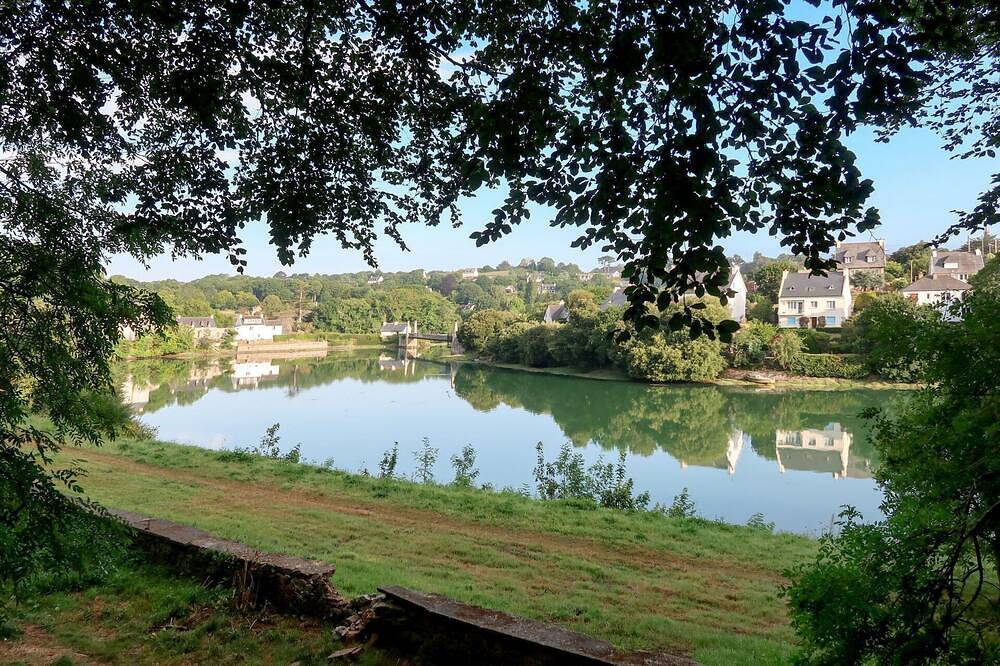Beautiful private villa for 5 people with Wifi, Tv and parking in Tréguier, Pink Granite Coast