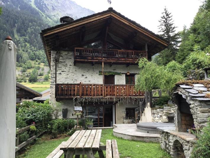 Chalet pour 8 personnes, avec jardin ainsi que vue et sauna à Sainte-Foy-Tarentaise