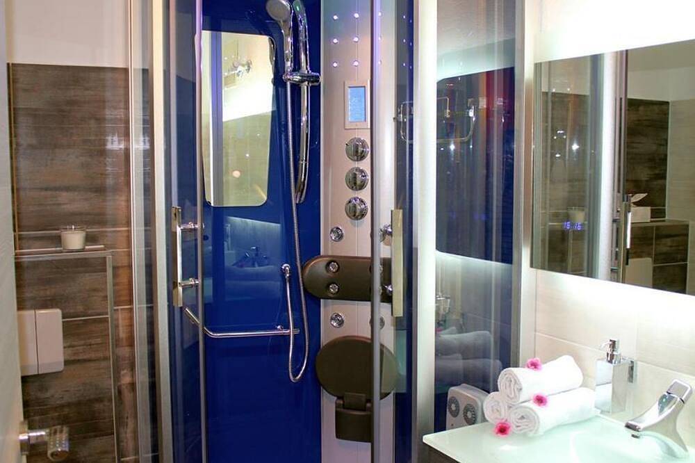 Ganze Wohnung, 2-Bett-Apartment Seeterasse - Maarberg Resort in Schalkenmehren, Vulkaneifel
