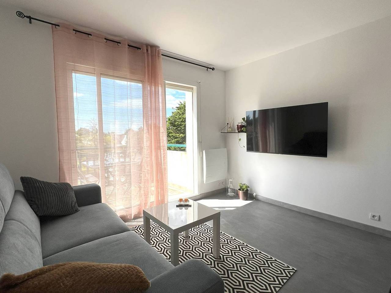 Apartamento entero, Escapada cerca de la playa en un apartamento renovado con terraza in Le Pouliguen, Côte de Jade