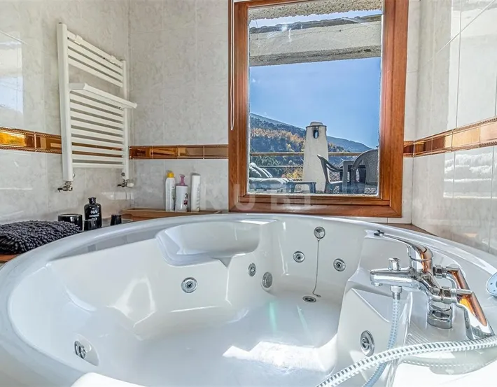 Holiday apartment for 5 people, with balcony and hot tub - 1