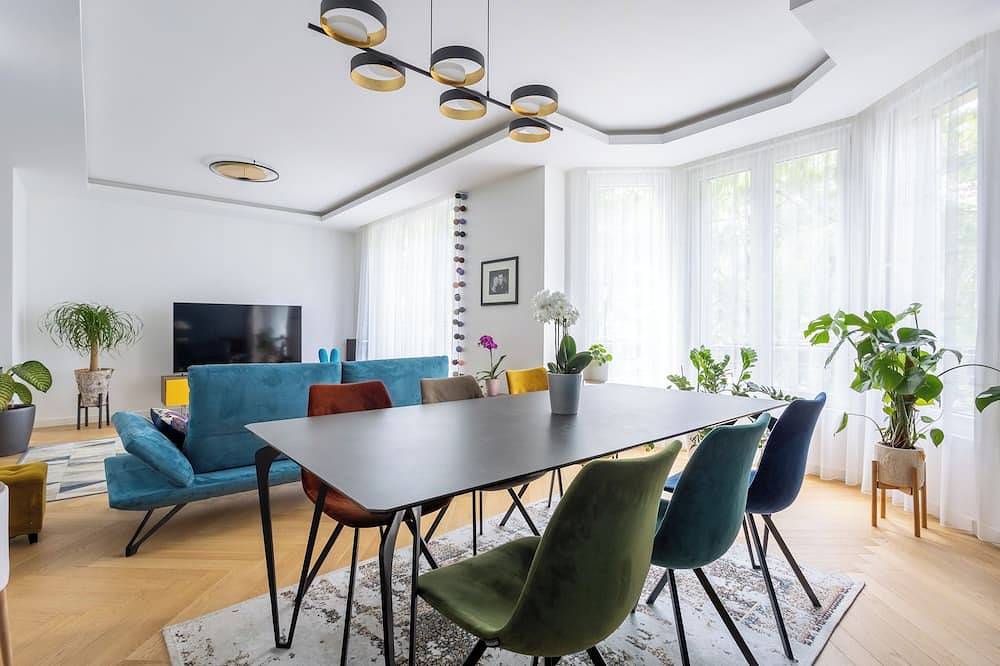 Apartamento entero, 4-room apartment Place de la Mairie and 8 minutes from Paris Gare Saint Lazare in Bois-Colombes, Altos del Sena