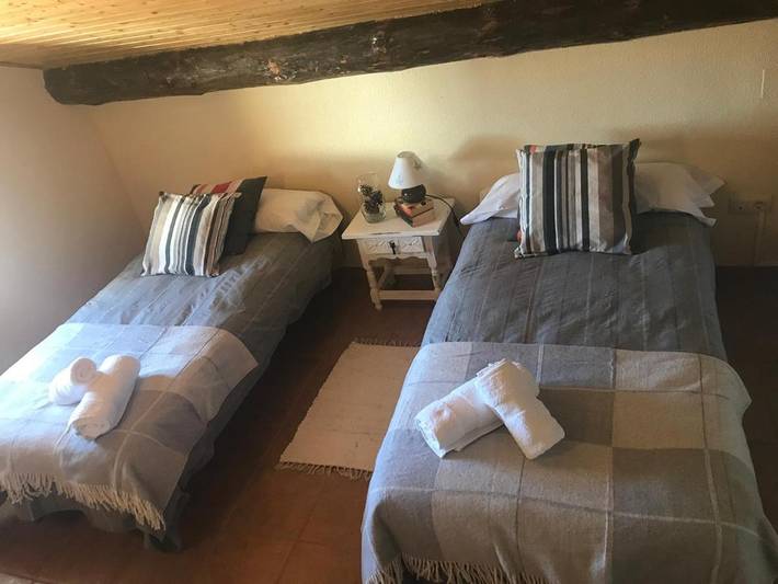 Casa rural para 9 personas, con Balcón y Terraza además de Jardín y Vistas en Santa María de los Caballeros - 4