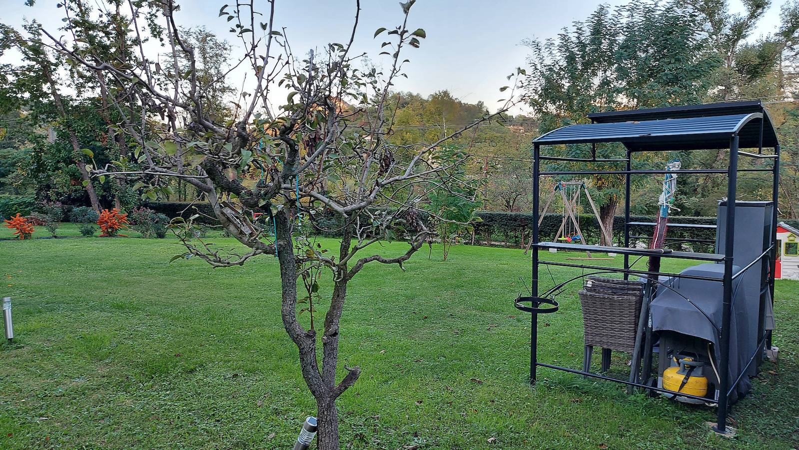 Cottage for 4 people with yard in Saint-Ambroix, Cévennes