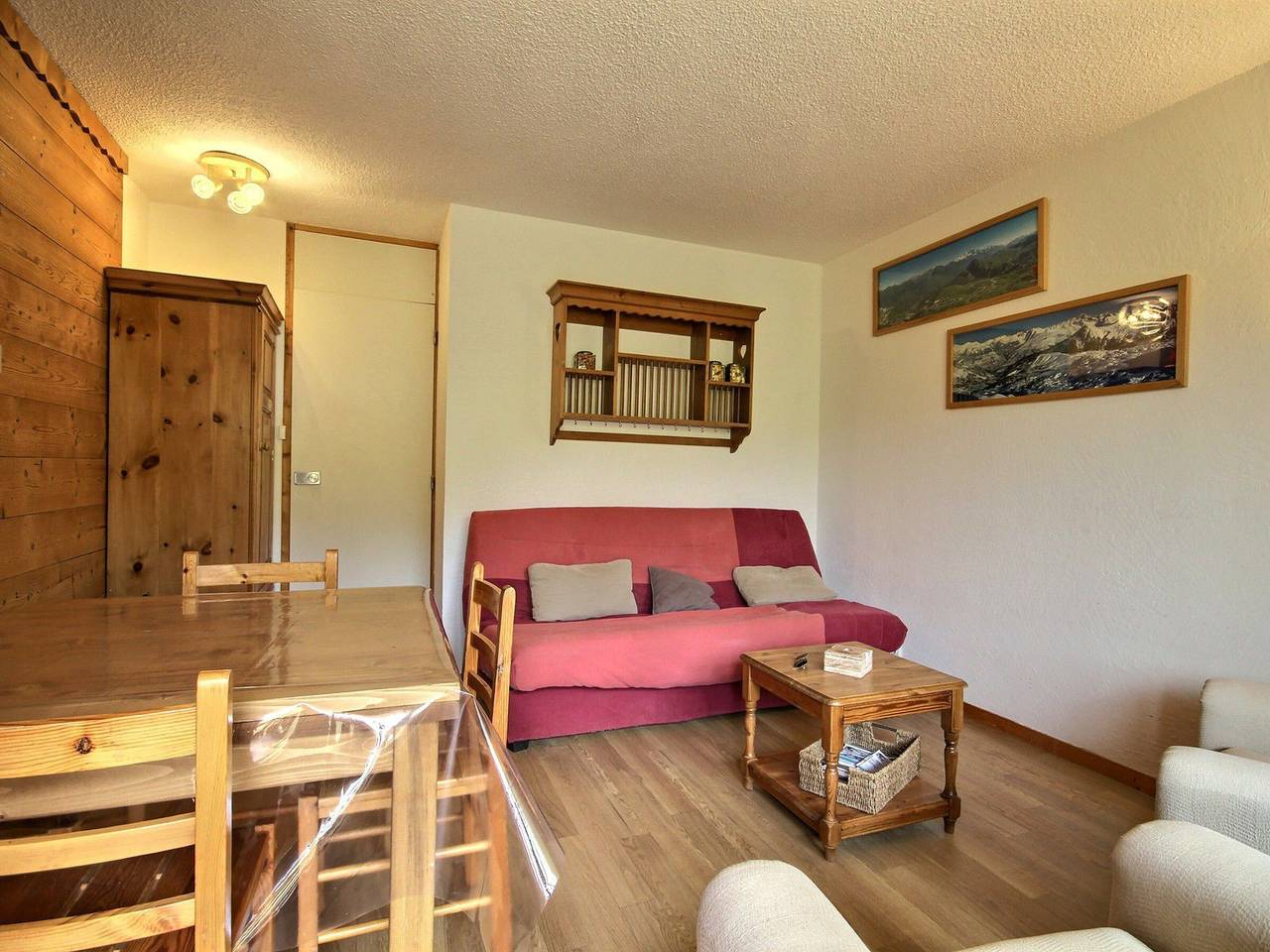 Entire apartment, Charming 2-room apartment at the foot of the slopes with balcony, for 4 people in Plagne Villages, La Plagne-Tarentaise