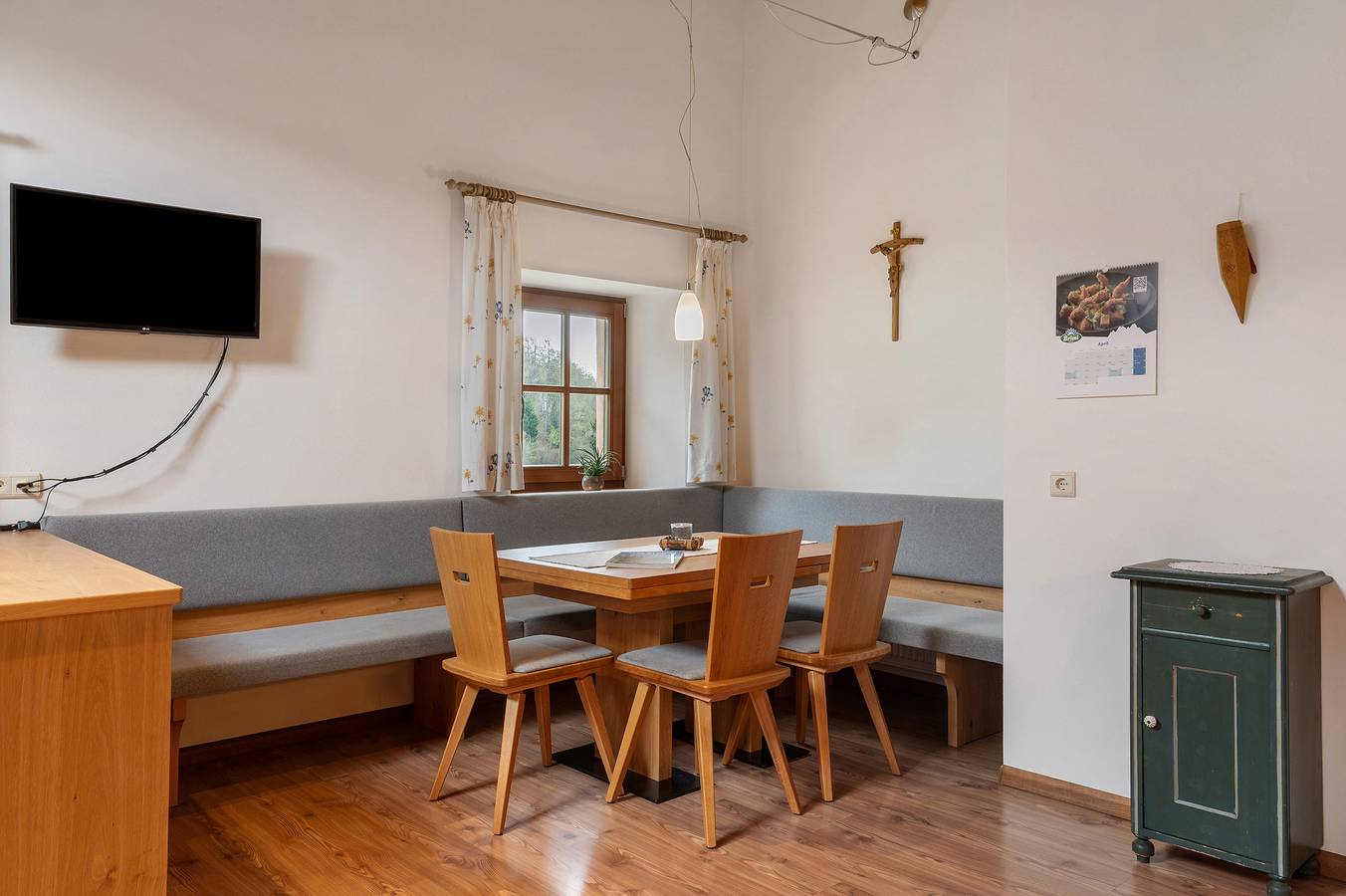 Appartamento intero, Appartamento 'Schgagul Puflatsch' con vista sulle montagne, giardino in comune e Wi-Fi in Tiosels, Castelrotto